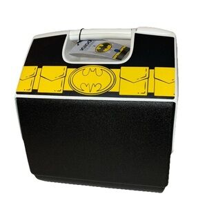 BATMAN Playmate Cooler 9 Can Igloo Insulated Utility Belt Limited Edition NWT